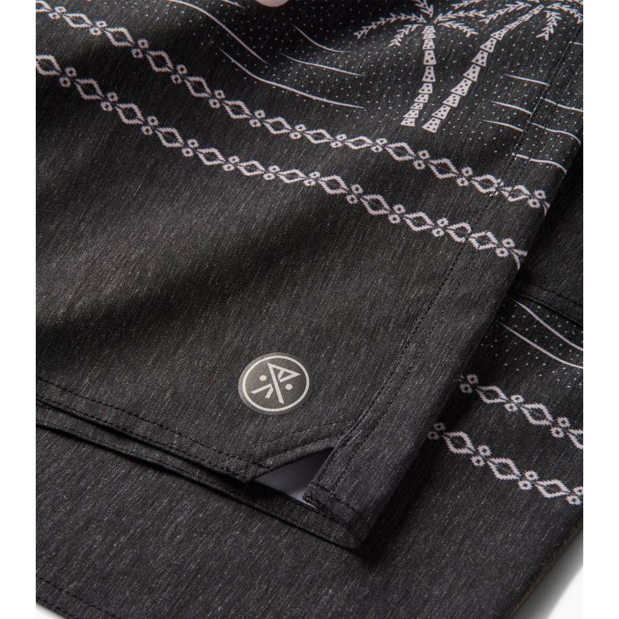 Roark Passage Noches 18" Boardshort - Black