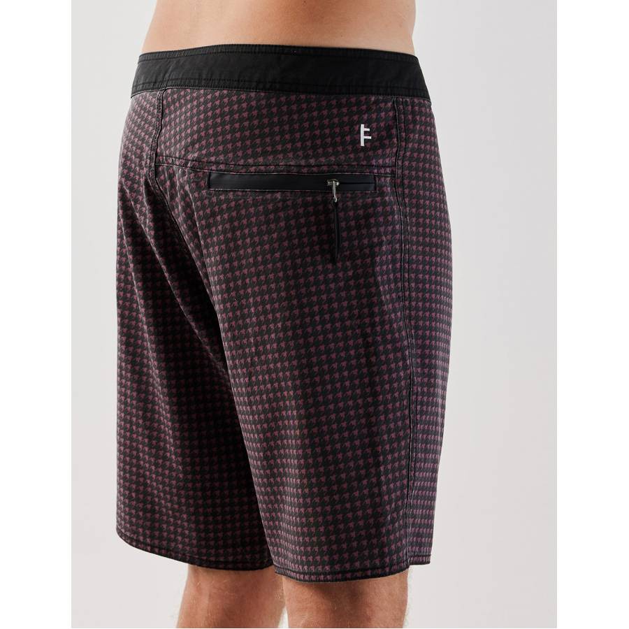 Former Hound Control Trunk - Burgundy