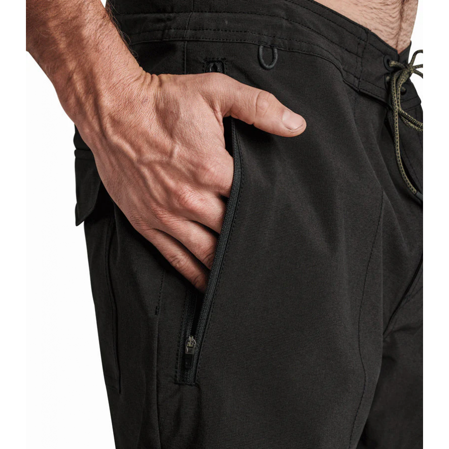 Roark Layover Trail 3.0 18'' Travel Short Packable - Black