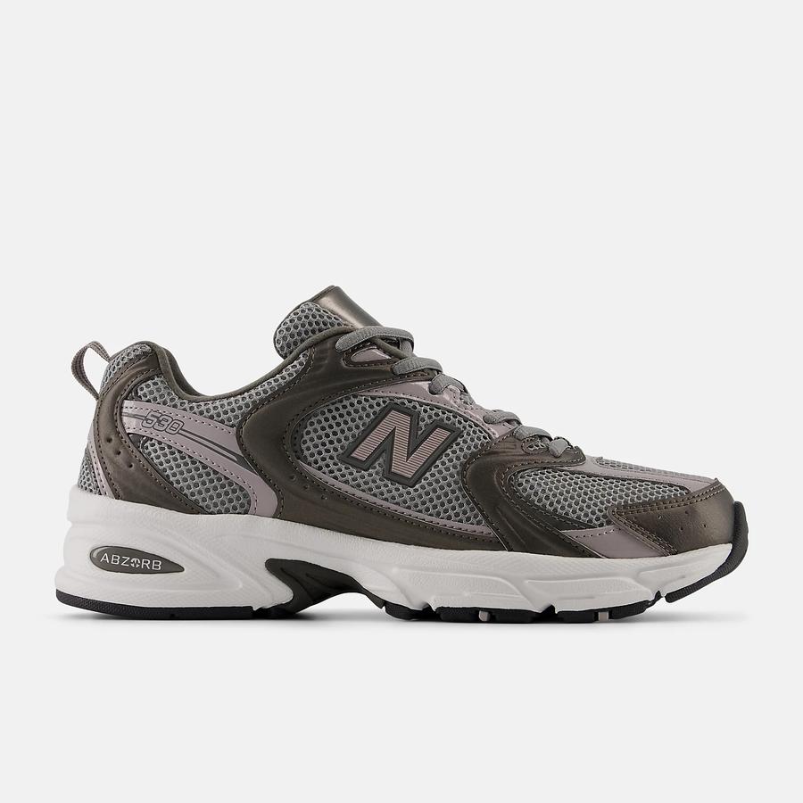 New Balance 530 - Black Metallic / Truffle Salt