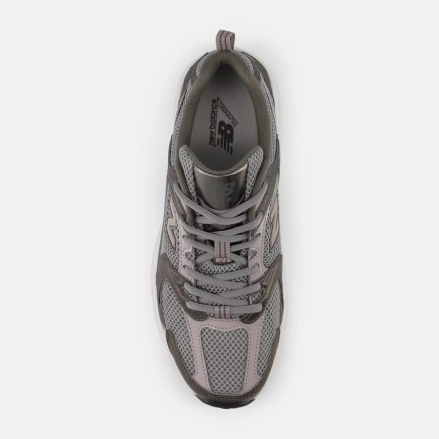 New Balance 530 - Black Metallic / Truffle Salt