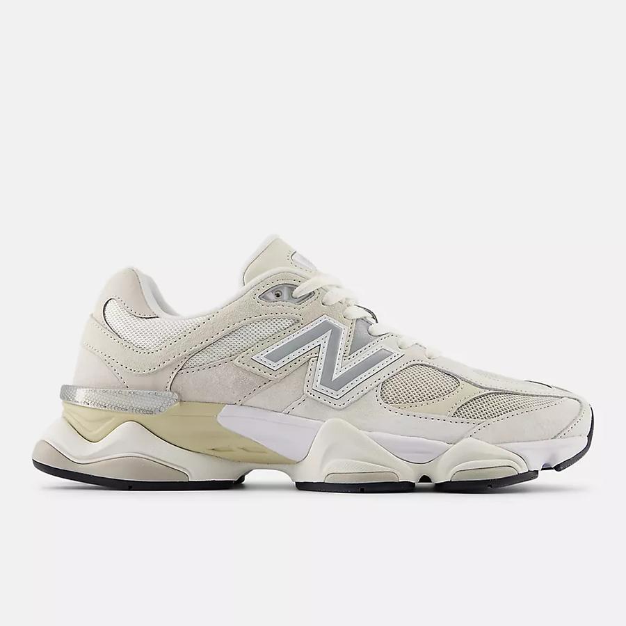New Balance 9060 - Sea Salt / Moonbeam / Turtledov...
